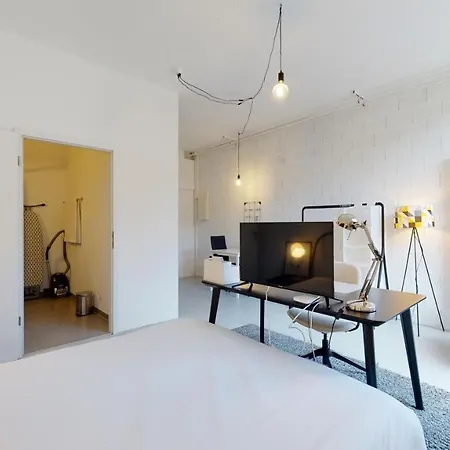 Apartment Modern In